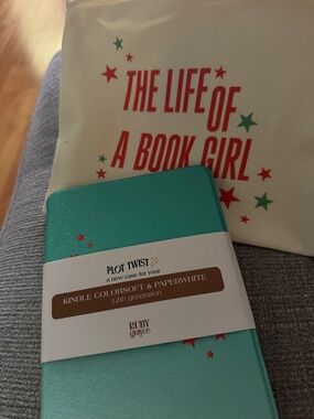 Plot Twist Kindle Case in Teal with 'The Life of a Book Girl' Pouch